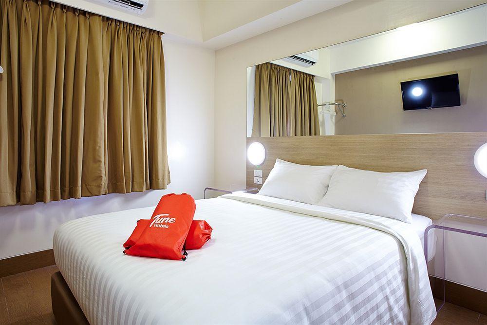 Red Planet Quezon City Timog Hotel Екстериор снимка